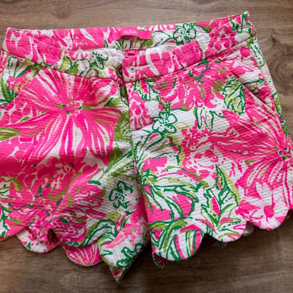 Lilly Pulitzer Floral Pink and Green Women Shorts